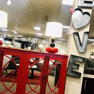 Get $200 off your ads on purchases on occasional table accent chairs or accessories! Presidents sale only! 2/6/19-2/26/19