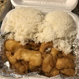 Honey Chicken Lunch Special (with steamed rice and an egg roll)