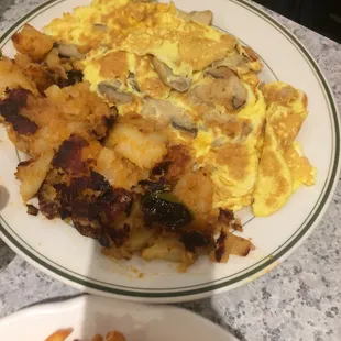 Mushroom omelette (had to request for cheese to be added)