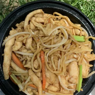 Chicken Lo Mein