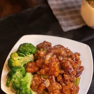 General Tso&apos;s Chicken
