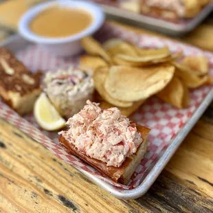 1/2 Lobster Roll and Cup of Soup