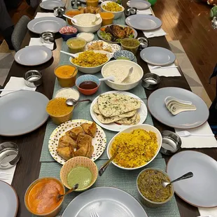 Biryani, saag paneer, samosa, malai kofta, tandoori chicken,