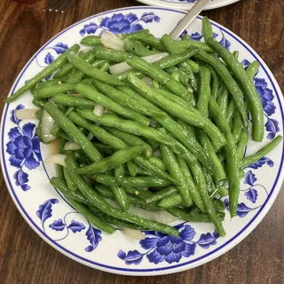 17. Sauteed String Bean with Minced Garlic()
