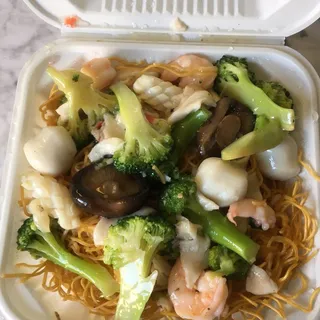 15. Seafood Pan Fried Noodle()