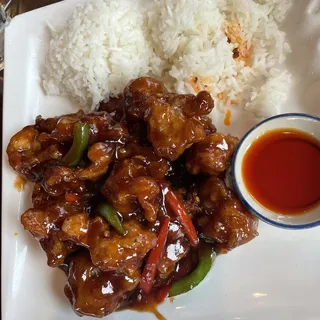 L13. General Tso's Chicken Lunch Special
