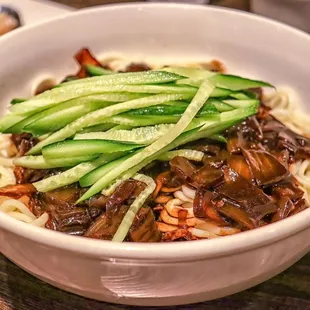 ramen and noodles, food