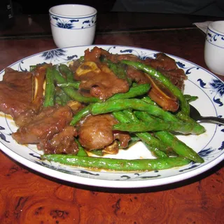 Veal Ribs with String Beans