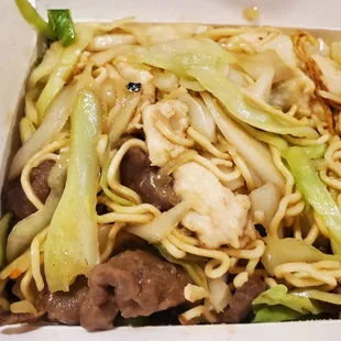 noodles with meat and vegetables