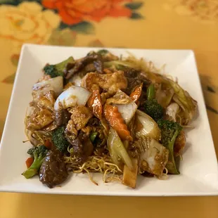 So much veggies and the portion is crazy!