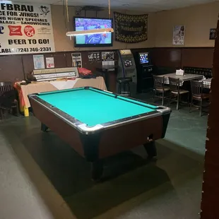 Pool table