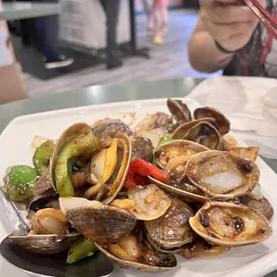 a plate of clams