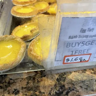 On tot (egg tarts)