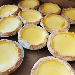 Dozen egg tarts