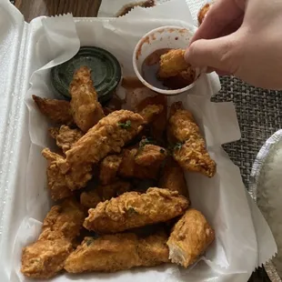 food, bbq wings, fried chicken wings, chicken wings and fried chicken, poultry, chicken wings, chicken, bbq chicken, fried chicken