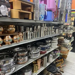 Teapots, pots n pans