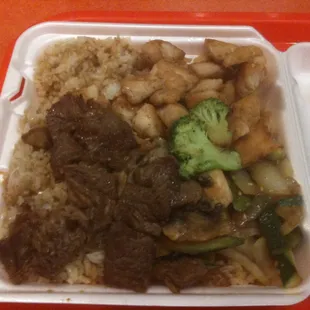 Hibachi Chicken &amp; Steak. Those pale nuggets at the top right are chicken. Bland bland bland.