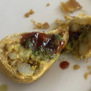 Veg Samosa w/tamarind chutney and mint chutney - 10/10!!