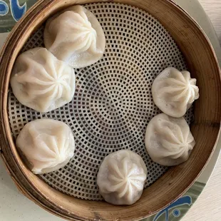 Steamed soup dumplings