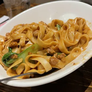 Dan Dan Noodle (w. pork in peanut sauce)