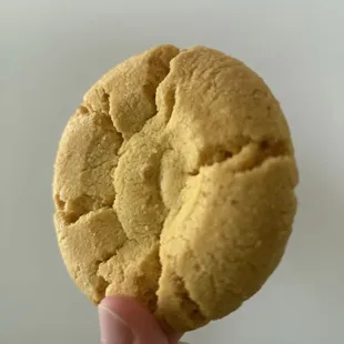 Almond cookie