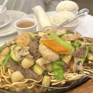 Sizzling Pan Fried Noodle