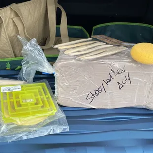 Unbelievable place for anybody who wants to work with clay or pottery. Staff were very helpful. They have everything you need.