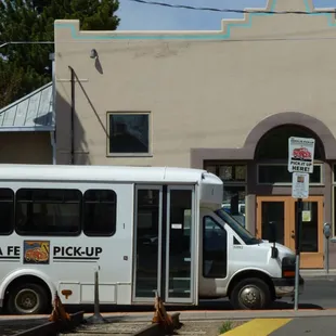 Free shuttle Santa Fe, show NMRR tkt