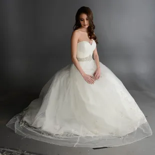 See the latest in wedding gowns, taste the best cakes in town and be inspired by the bouquets and decor you see at our shows.