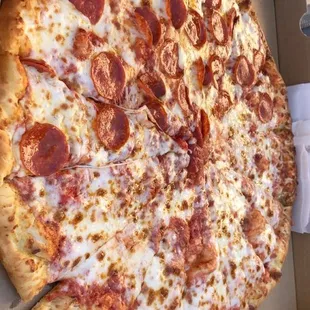 Pepperoni/Cheese pizza