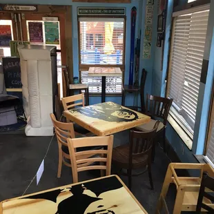 sushi and sashimi, interior