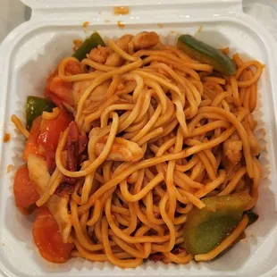Tomato chicken noodle yum