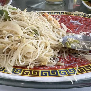 Rice noodle with chicken and shrimp