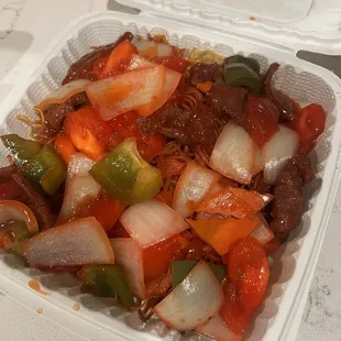 Tomato beef pan fried noodle