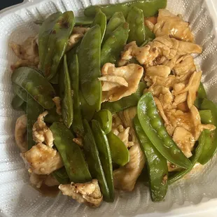 Chicken with snow peas