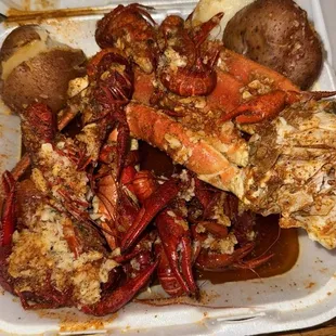 Crawfish, Snow crab, potato