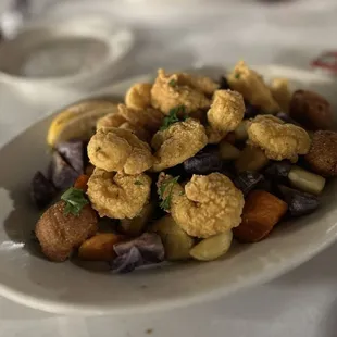 Fried Gulf Shrimp Plate- fresh shrimp and wayyyyyyy too many semi fried potato pieces