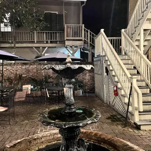 Courtyard at Andrew Jackson hotel