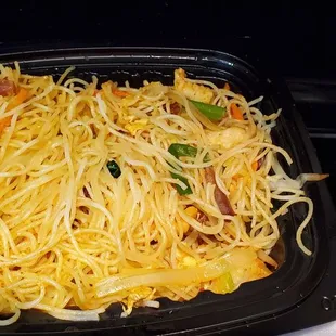 Singapore noodles, had a good curry flavor and the shrimp was a good size
