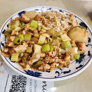 34. Governor&apos;s Kung Pao Chicken Lunch.