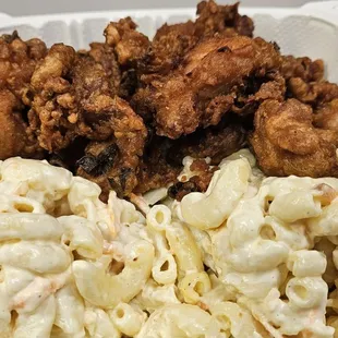 food, chicken wings and fried chicken