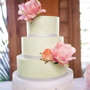 a three tiered wedding cake