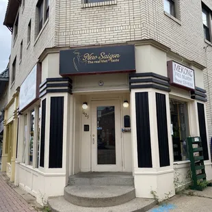 the entrance to the restaurant