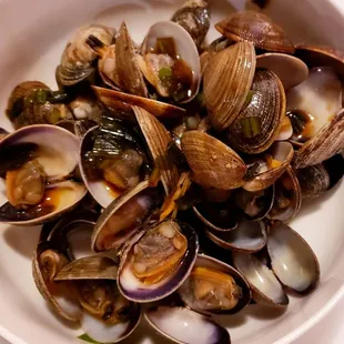 Fresh steamed Manila clams (nom nom)  $4.99 lb delicious