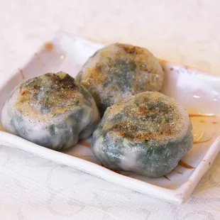 pan fried shrimp and chives dumpling