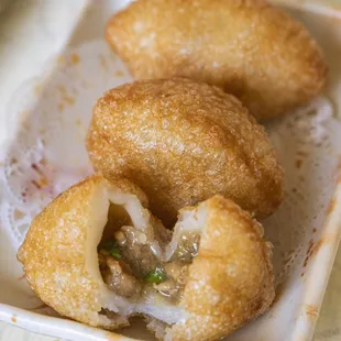 fried glutinous rice dumpling/ham sui gok
