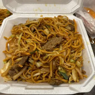 Beef lo mein