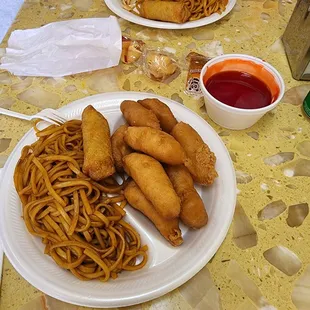 Sweet and sour chicken with low mein.