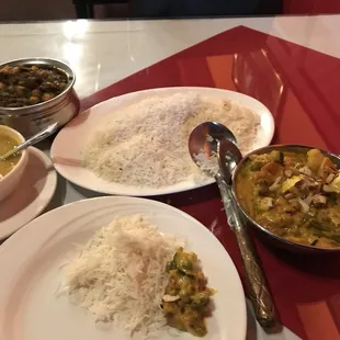 Vegetable soup, Channa saag, and Nav rattan korma with rice.