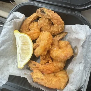 food, chicken wings and fried chicken